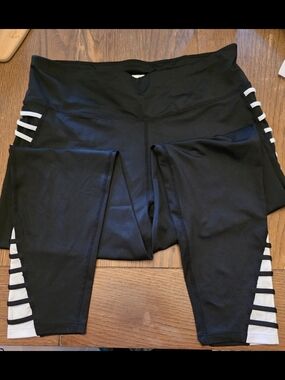 Betsy Johnson Performance Leggings Sz Xl